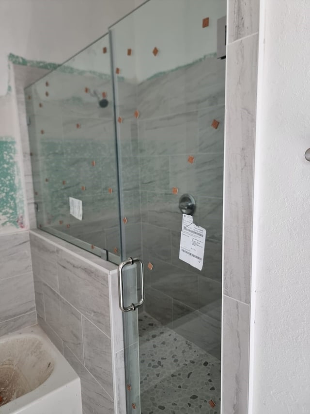 4539 Rosemont St A/B, Unit A/B Houston, TX 77051 - bathroom with a garden tub and a stall shower