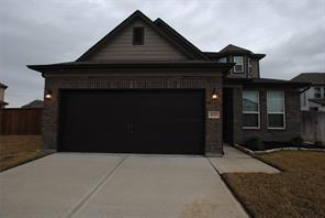 4619 Ehrlich Ct, Rosenberg, TX 77471 - view of front facade featuring concrete driveway and a garage