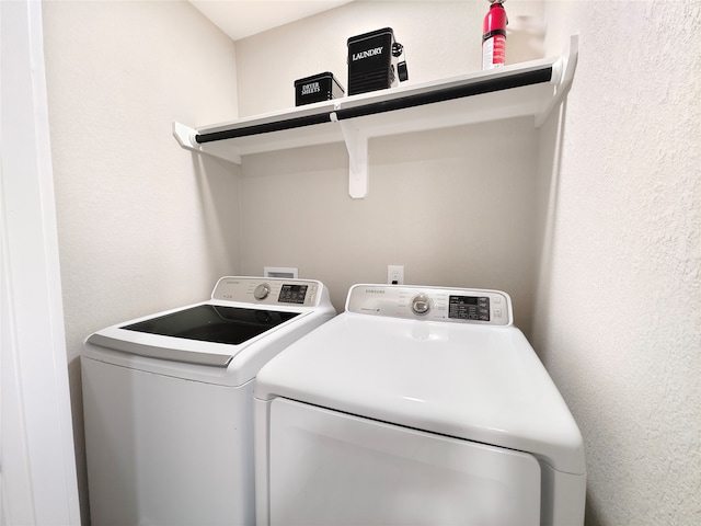 11810 Sagedowne Ln, Houston, TX 77089 - laundry room with washer and dryer