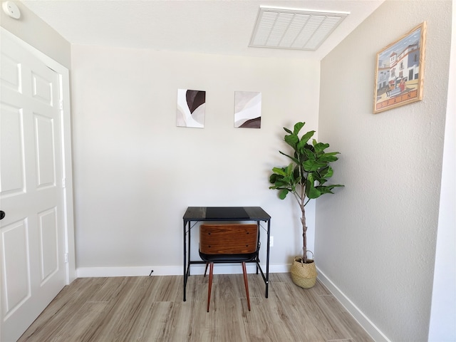 11810 Sagedowne Ln, Houston, TX 77089 - sitting room featuring light wood finished floors and baseboards