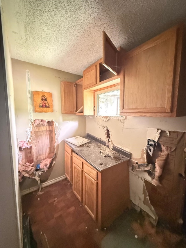 15125 S Dr, Channelview, TX 77530 - kitchen featuring a textured ceiling