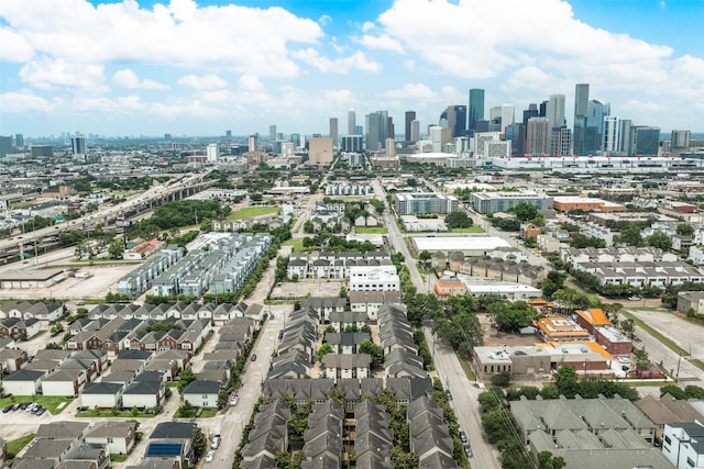 2915 Pease St, Houston, TX 77003 - aerial view of property and surrounding area featuring skyline