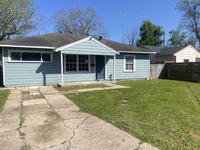 5601 Malmedy Rd, Houston, TX 77033 - photo 1