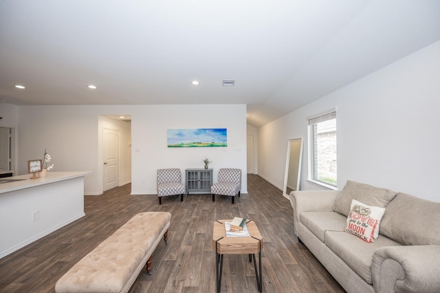 5126 Ternberry Forest Ln, Katy, TX 77449 - living room featuring dark wood-style floors, vaulted ceiling, baseboards, and recessed lighting