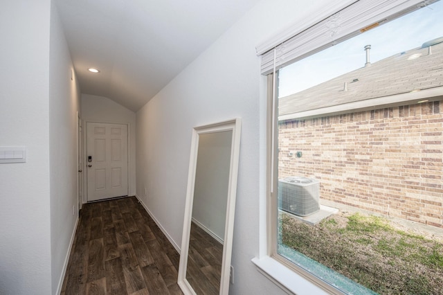 5126 Ternberry Forest Ln, Katy, TX 77449 - hall with dark wood-style floors, baseboards, lofted ceiling, and recessed lighting