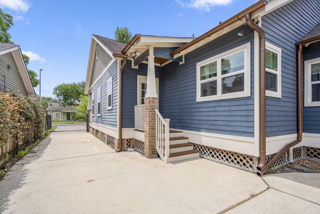 823 E 27th St, Houston, TX 77009 - view of front of home with driveway