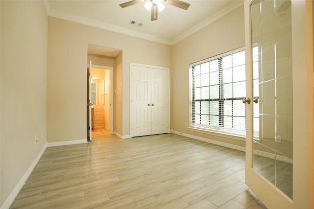14106 Glen Canon Ln, Houston, TX 77069 - unfurnished bedroom with baseboards, crown molding, light wood-style floors, a closet, and ceiling fan
