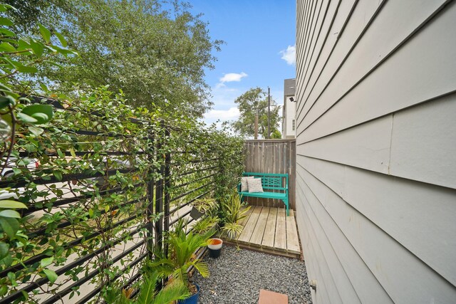 2210 Lou Ellen Ln Unit F, Houston, TX 77018 - view of balcony
