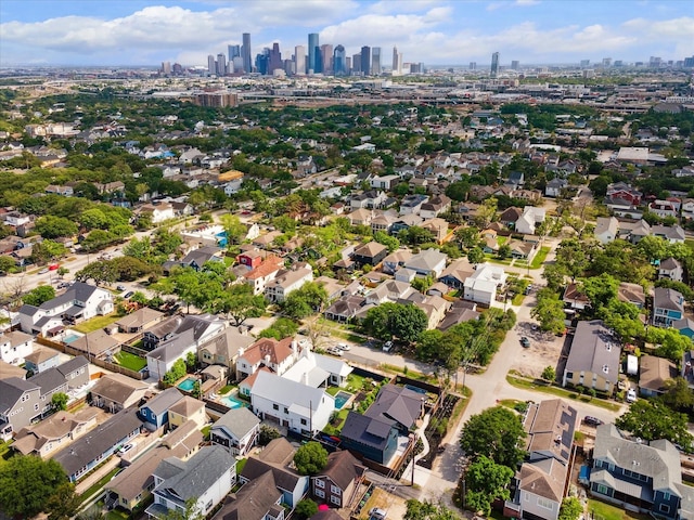703 E 9th St, Houston, TX 77007 - view of property location featuring city skyline
