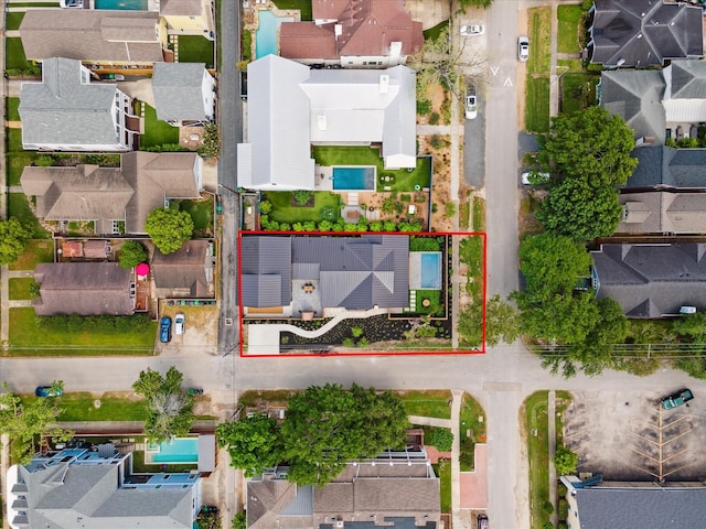 703 E 9th St, Houston, TX 77007 - aerial perspective of suburban area featuring property parcel outlined