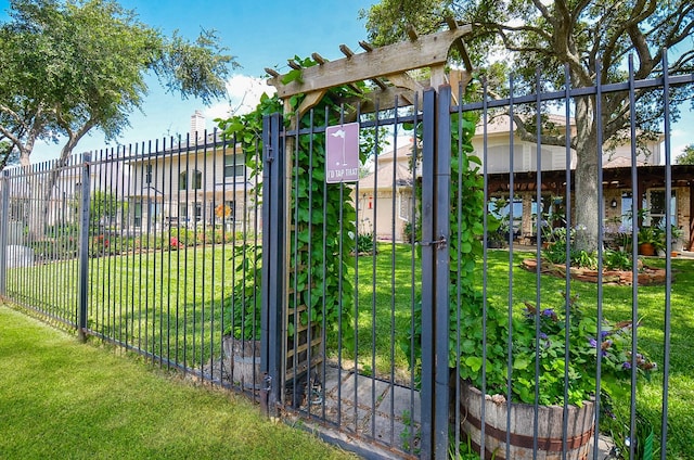 24511 Pelican Hill Dr, Katy, TX 77494 - view of gate