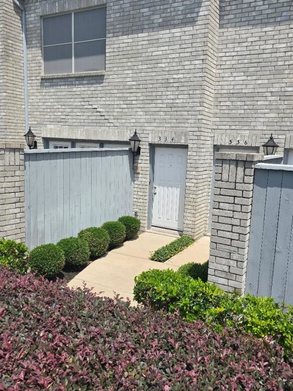 334 Wilcrest Dr Unit 334, Houston, TX 77042 - entrance to property featuring brick siding