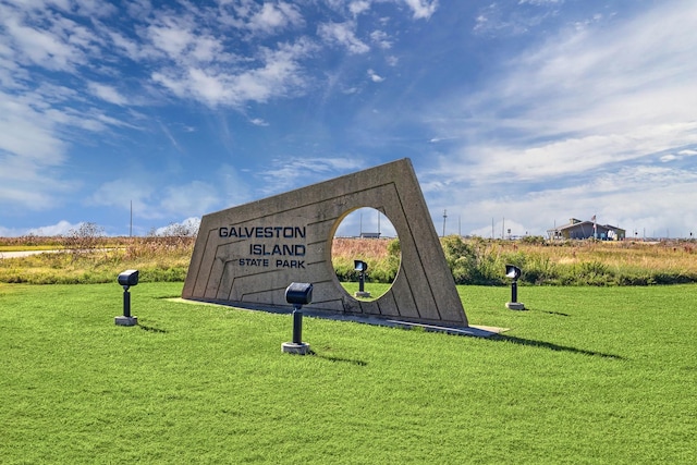 22409 Vista Del Mar, Galveston, TX 77554 - view of home's community featuring a lawn