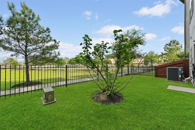 9611 Knights Station Dr, Houston, TX 77045 - view of yard with central air condition unit