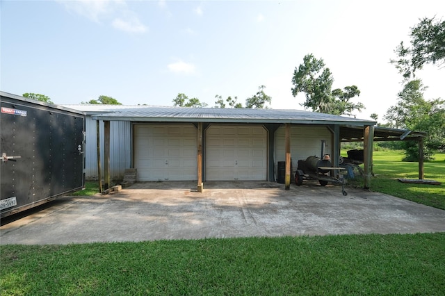915 Live Oak Dr, Jones Creek, TX 77541 - garage featuring a detached garage