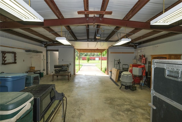 915 Live Oak Dr, Jones Creek, TX 77541 - view of garage