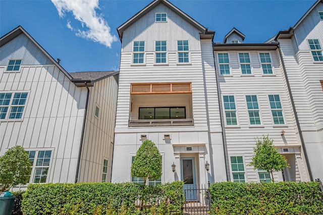 1205 Timbergrove Acres St, Houston, TX 77008 - view of property featuring board and batten siding
