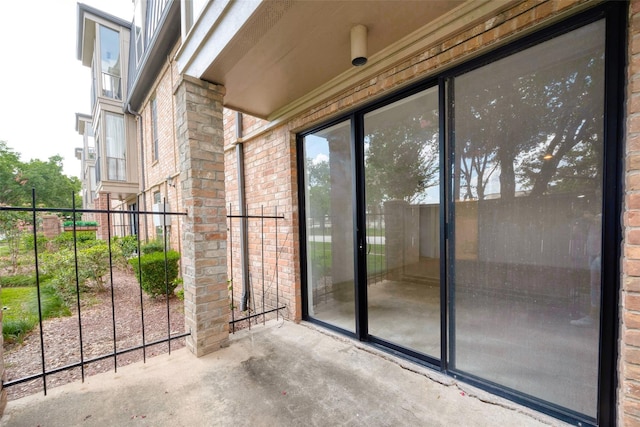 2400 N Braeswood Blvd Unit 106, Houston, TX 77030 - view of balcony