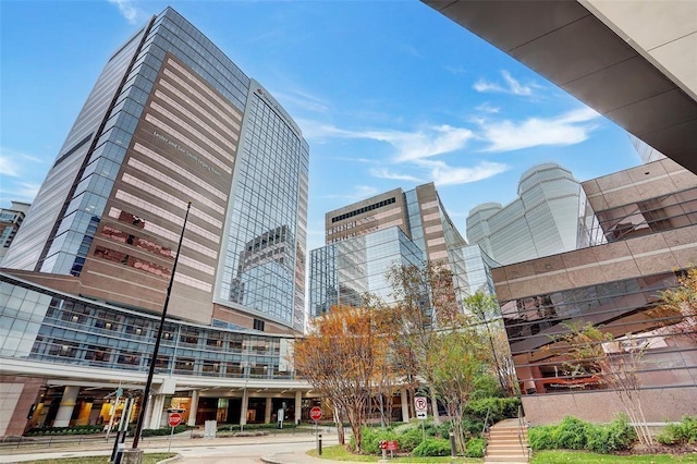 2400 N Braeswood Blvd Unit 106, Houston, TX 77030 - view of building exterior