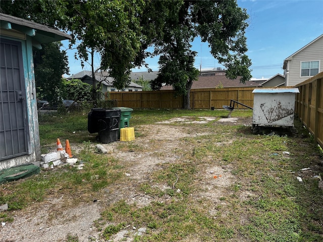 6015 Brady St, Houston, TX 77011 - view of fenced backyard