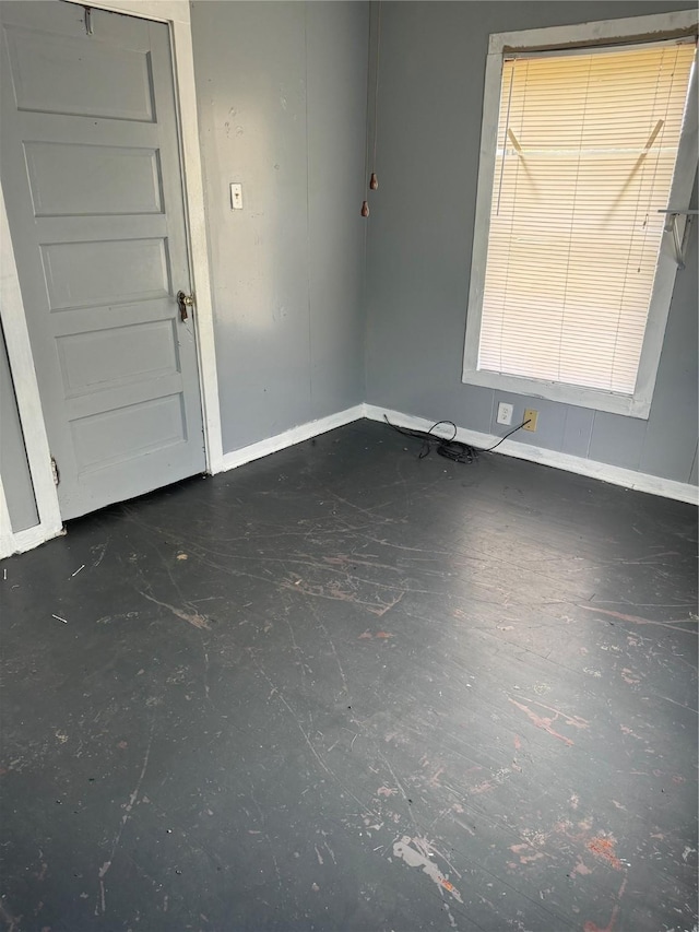 4204 Wipprecht St, Houston, TX 77026 - unfurnished room featuring baseboards