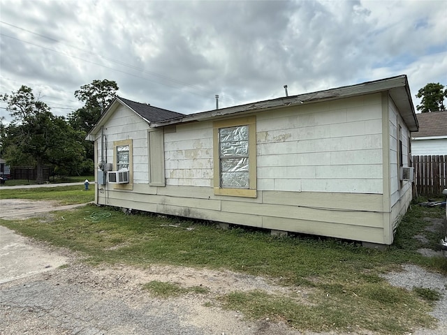 4204 Wipprecht St, Houston, TX 77026 - view of property exterior featuring cooling unit