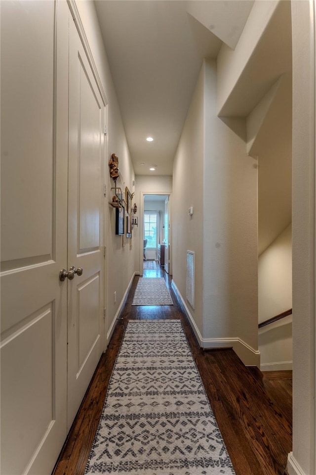 242 E 28th St, Houston, TX 77008 - corridor with dark wood-style floors, baseboards, and recessed lighting