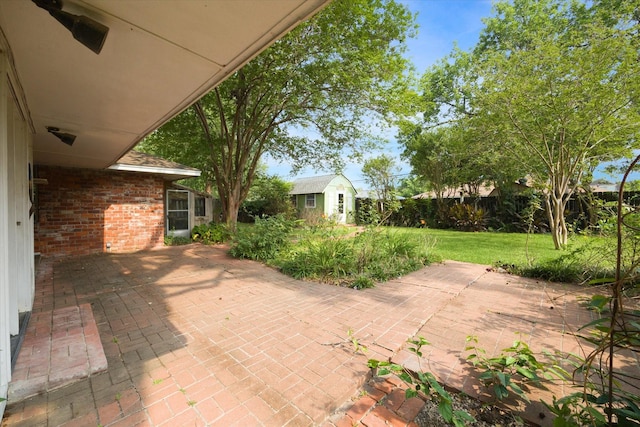 8721 Greiner Dr, Houston, TX 77080 - view of patio / terrace