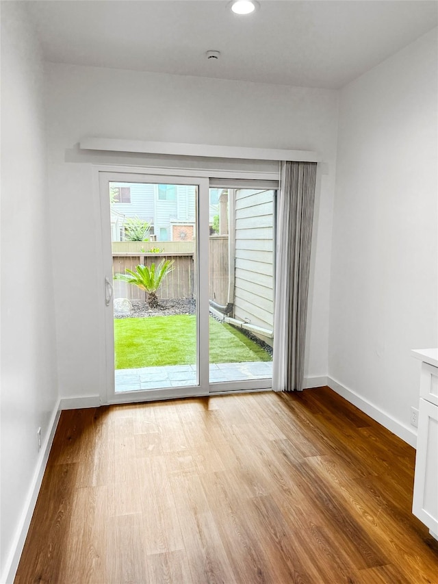 11731 Lakeside Place Dr, Houston, TX 77077 - entryway featuring wood finished floors, baseboards, and recessed lighting