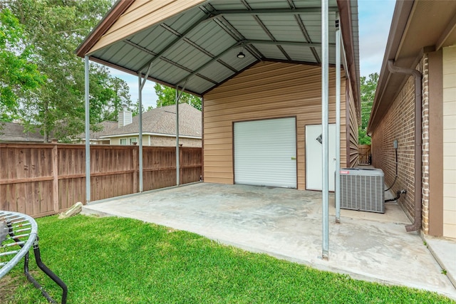 2323 Foley Rd, Crosby, TX 77532 - garage with a garage