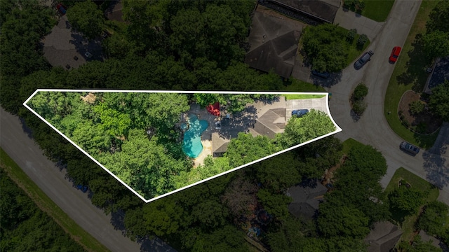 22 Tallow Hill Pl, Spring, TX 77382 - aerial view of property's location featuring a pool and property boundaries highlighted