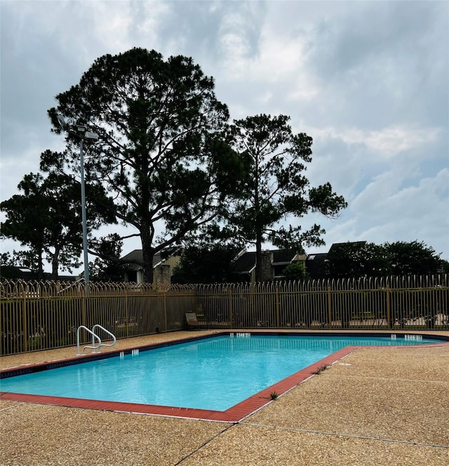 6128 Dryad Dr, Houston, TX 77035 - view of swimming pool
