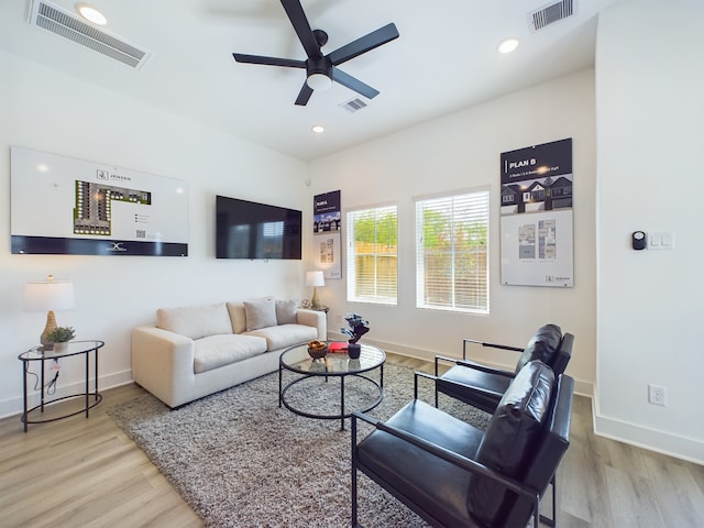 3004 Jensen Springs Ln, Houston, TX 77026 - living area featuring a ceiling fan, wood finished floors, and recessed lighting