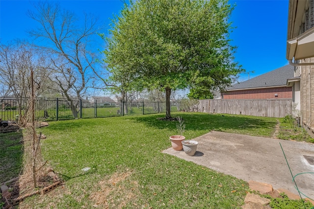 4131 Regal Stone Ln, Sugar Land, TX 77479 - view of yard featuring a patio area