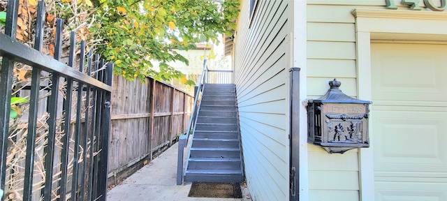 1401 Truxillo St, Houston, TX 77004 - exterior view of stairway