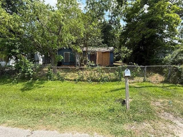 2406 Mierianne St, Houston, TX 77093 - view of yard
