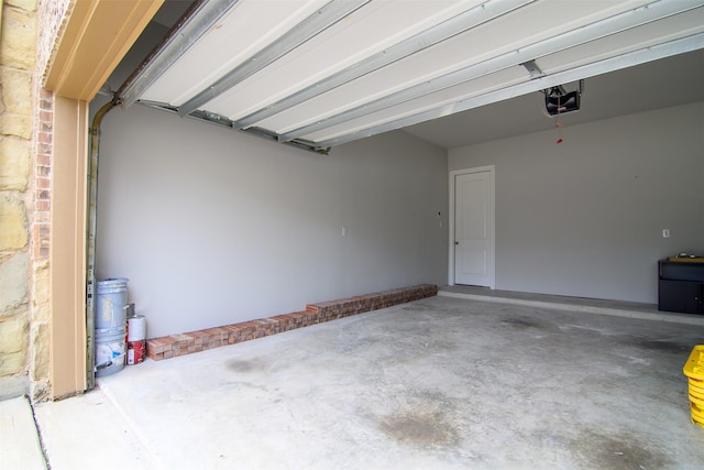 4926 Thunder Creek Ln, Sugar Land, TX 77479 - garage with a garage door opener