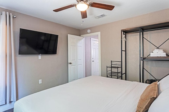 5213 Claremont St, Houston, TX 77023 - bedroom with ceiling fan