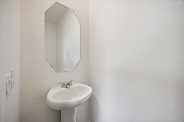 10127 Clearwick St, Houston, TX 77034 - bathroom featuring a sink