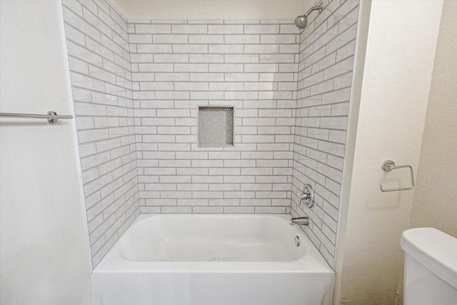 6701 Sands Point Dr Unit 129, Houston, TX 77074 - bathroom with toilet and bathing tub / shower combination