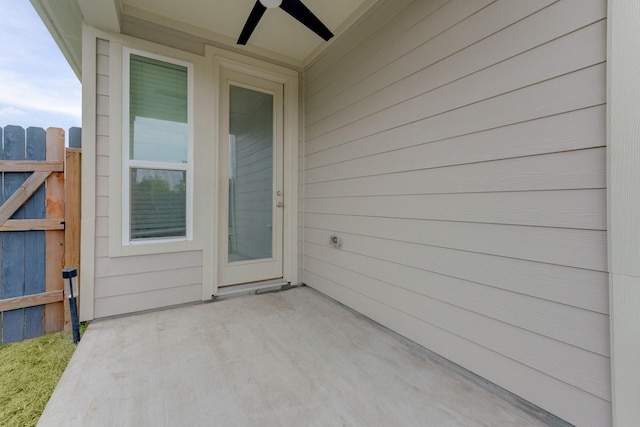 5022 Jonina Ln, Houston, TX 77048 - view of patio featuring a ceiling fan
