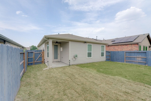 5022 Jonina Ln, Houston, TX 77048 - rear view of house with ceiling fan