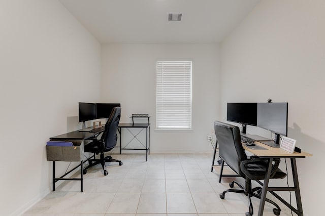 5022 Jonina Ln, Houston, TX 77048 - office space featuring light tile patterned floors and baseboards