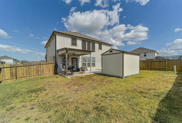 356 Selah Ct, Alvin, TX 77511 - rear view of property with a ceiling fan and a patio