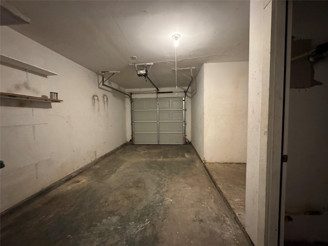1102 Laurentide St, Houston, TX 77029 - garage with a garage door opener