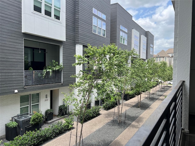 2620 Rusk St, Houston, TX 77003 - view of property's community