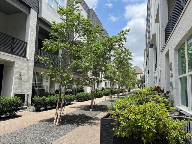 2620 Rusk St, Houston, TX 77003 - view of property's community featuring a residential view