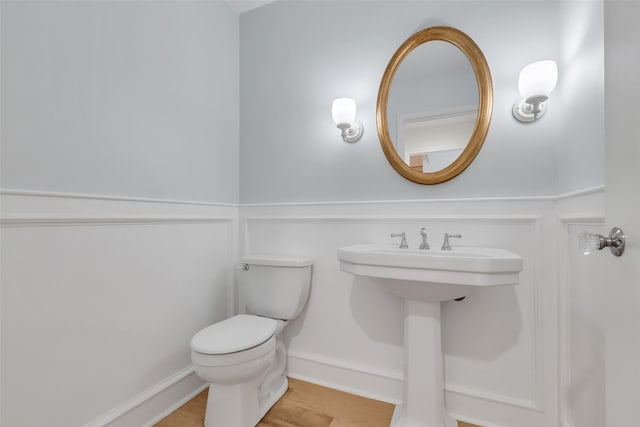 13631 Balmore Cir, Houston, TX 77069 - half bathroom with toilet and a sink