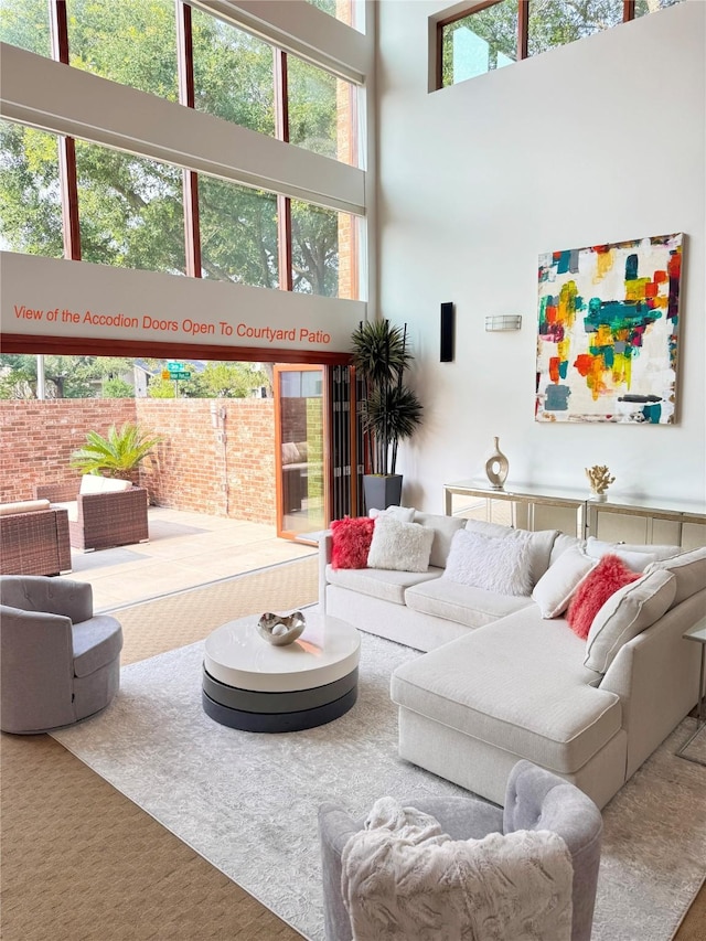 8003 Harbor Point Dr, Houston, TX 77071 - living area featuring a towering ceiling