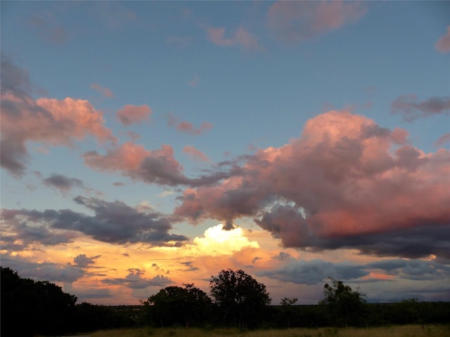 220 Rattlesnake Rd, Junction, TX 76849